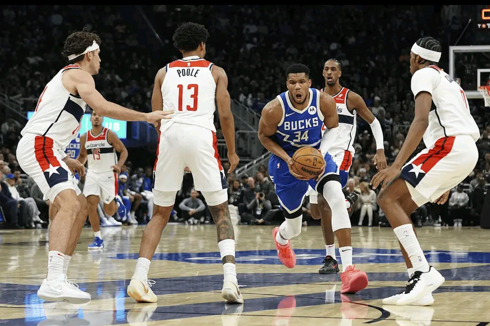 雄鹿翻盘鹈鹕,浓眉哥扛起全队 雄鹿翻盘鹈鹕,浓眉哥扛起全队