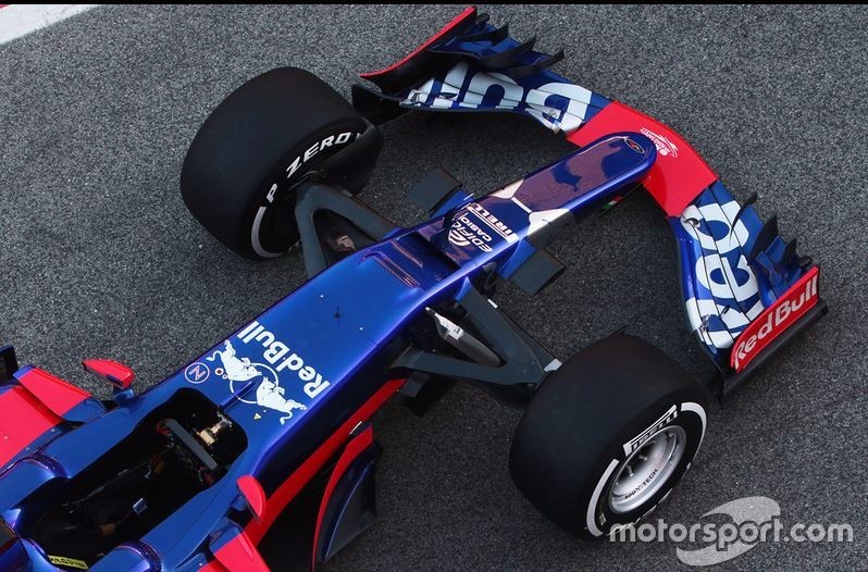 红牛二队碾压威廉姆斯，塞恩斯刷新纪录