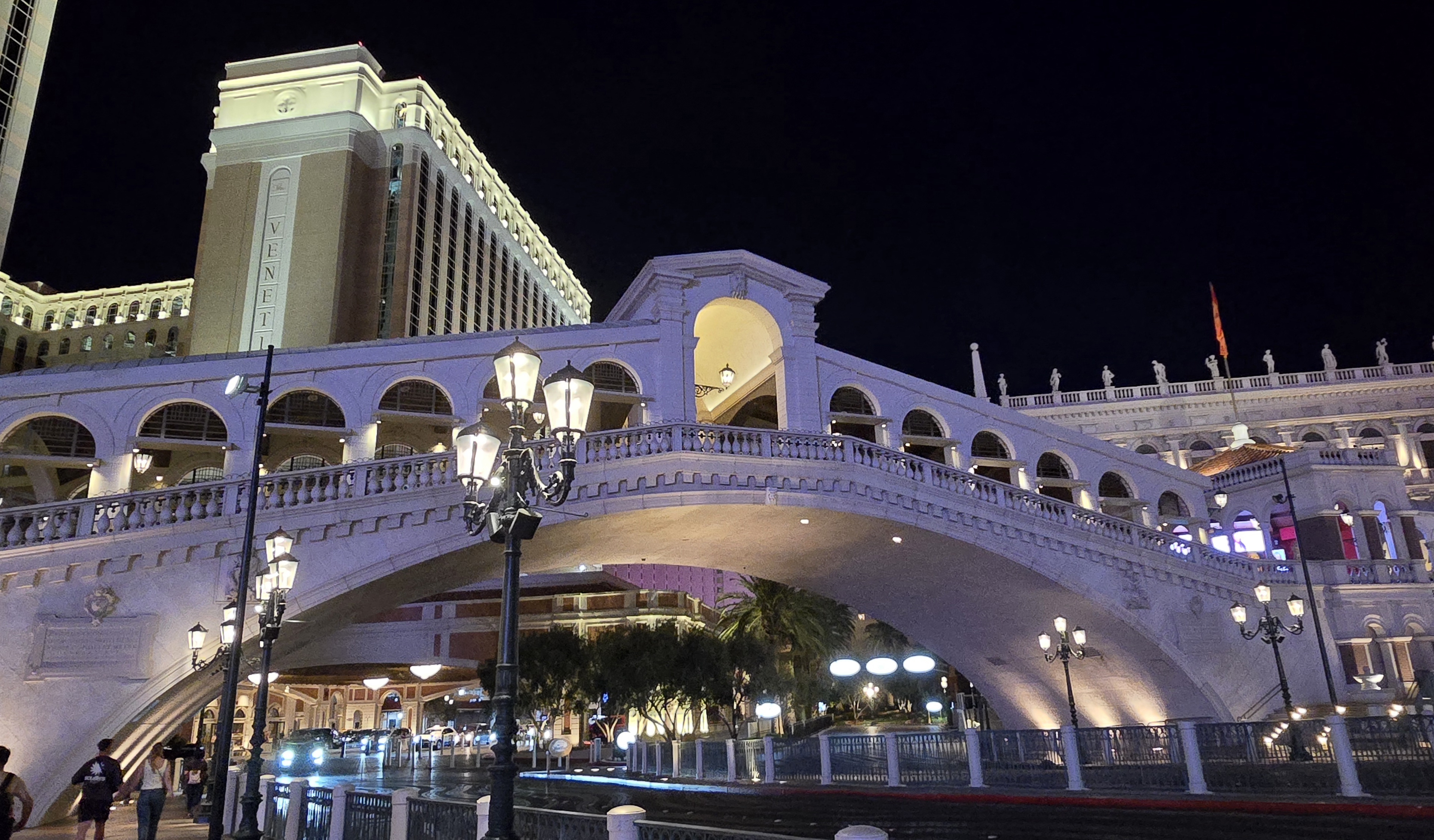 比利时轻取巴黎，迪马利亚统治全场