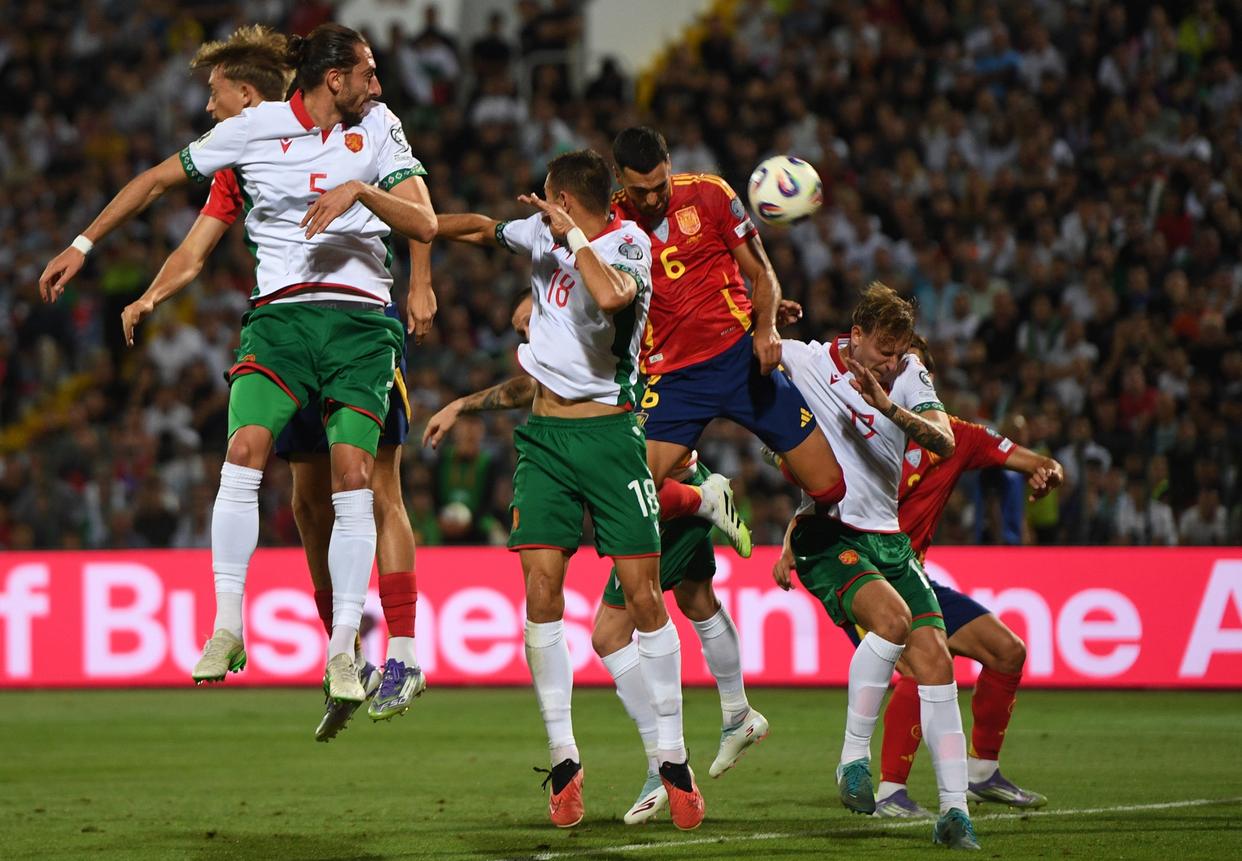 西班牙强队在国际比赛中击败对手