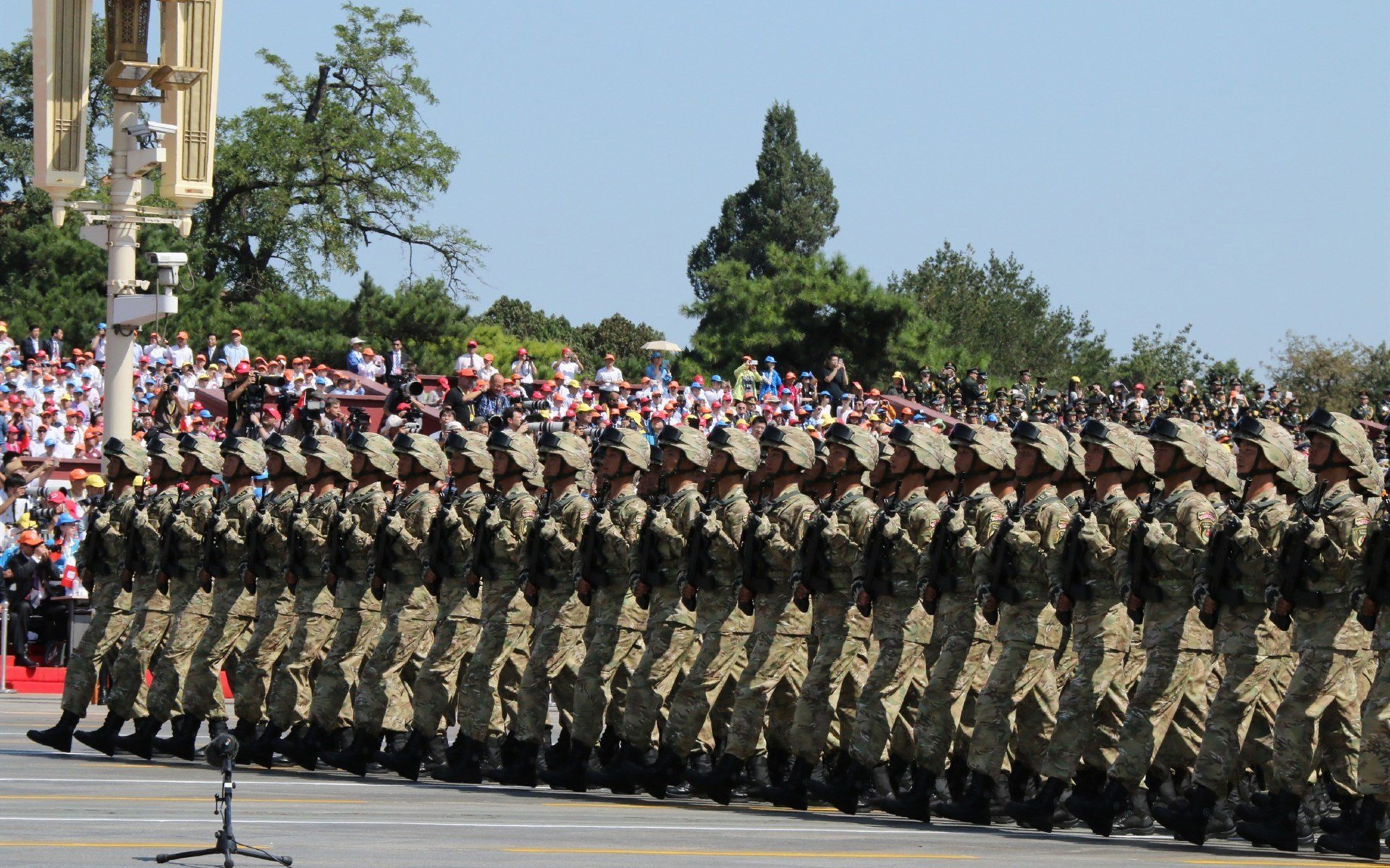 迪亚斯一剑封喉！勒沃库森3-1轻取卡塔尔联赛明星联队