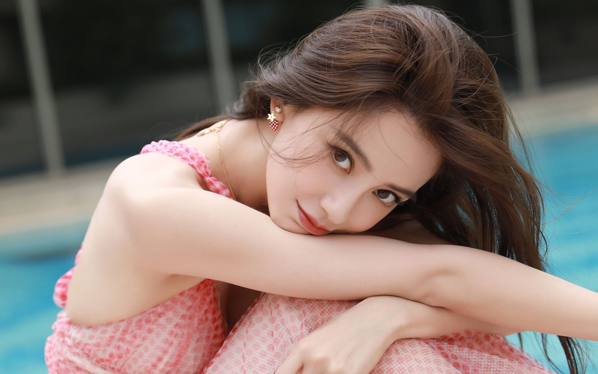 看到这个充满速度与激情的主题,我想到了几个不同风格的标题,您可以根据文章的整体调性来选择