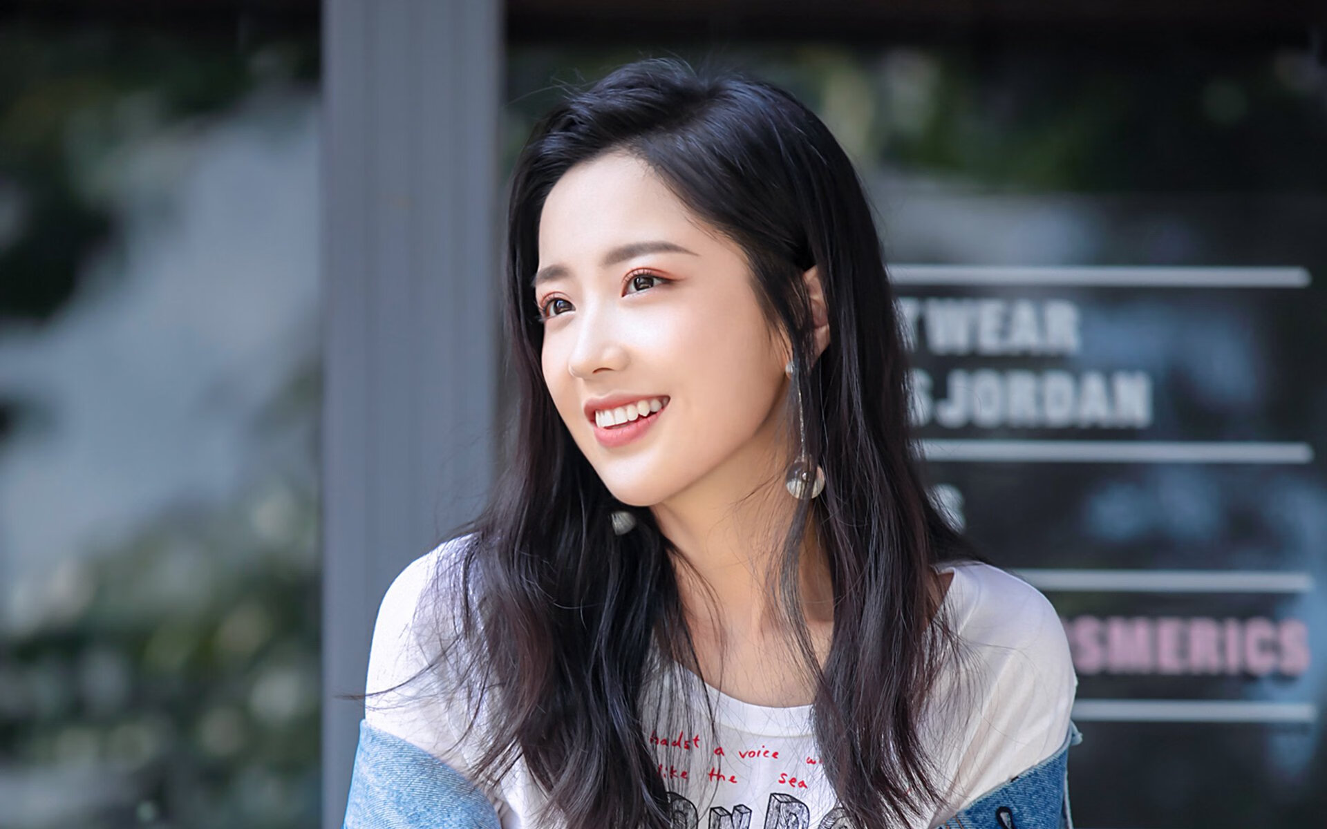 跨界神迹，当马里足球险胜多特蒙德，NBA东决惊现门神拉亚