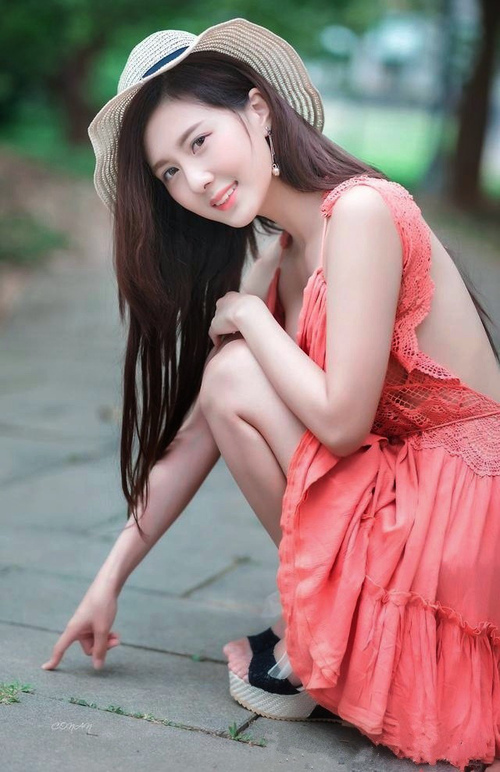 黑色闪电撕裂东欧铁幕,哈兰德神魔同体,加纳碾压波兰锁定E组头名